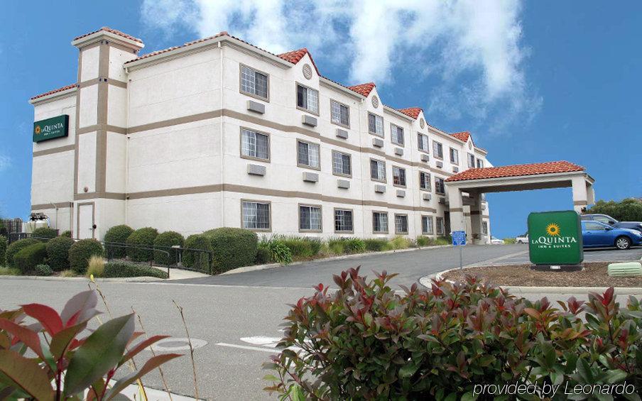 La Quinta By Wyndham Davis Hotel Exterior photo